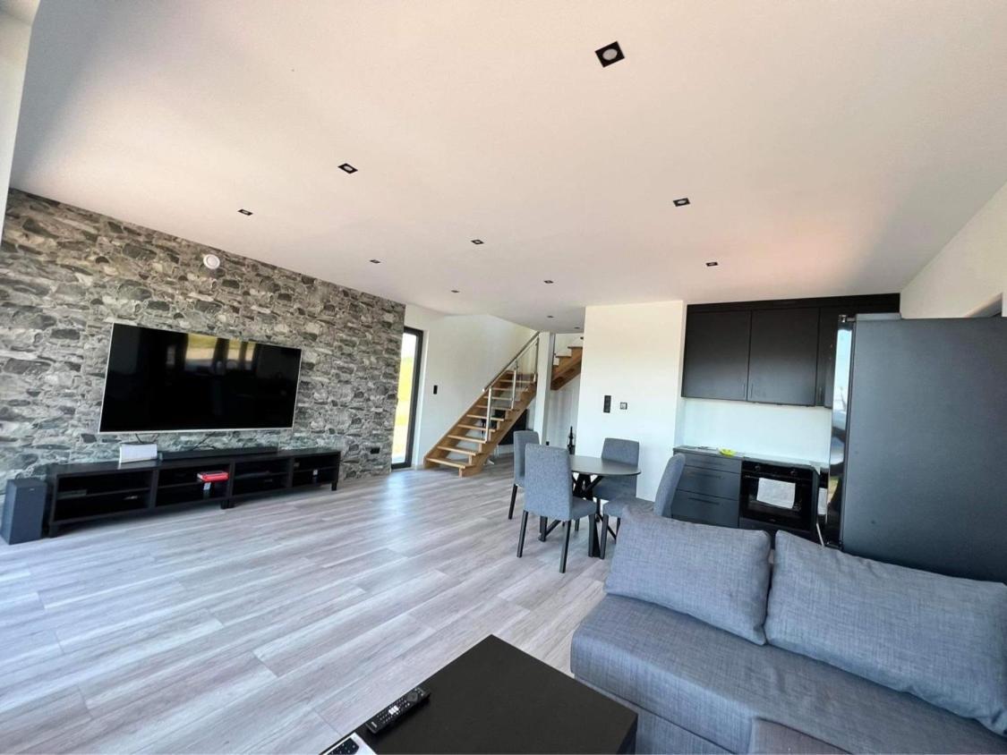 Villa Wichrowe Wzgorze Z Jacuzzi Znamirowice