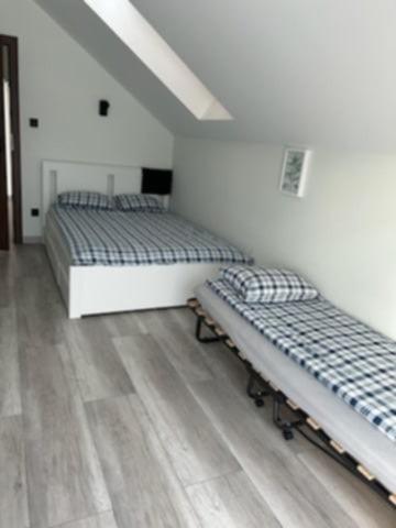 Wichrowe Wzgorze Z Jacuzzi Znamirowice